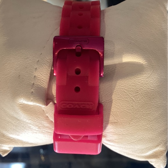 Logo fuchsia rubber watch - Picture 2 of 2